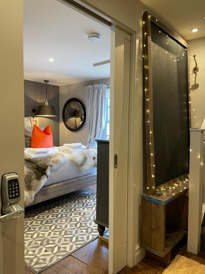 The Cocktail Lounge At Cheshire Boutique Bathhouse Apartment Нантуич Екстериор снимка