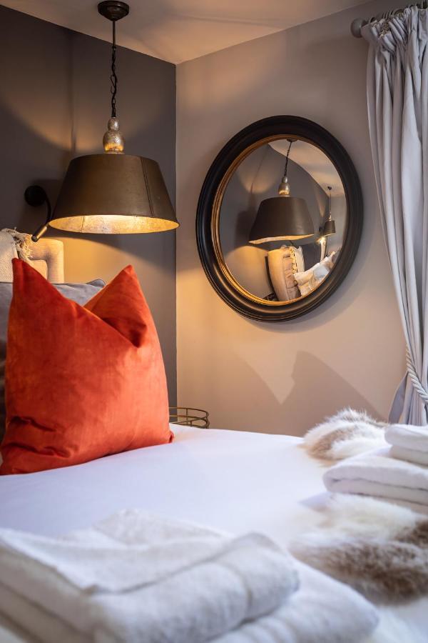 The Cocktail Lounge At Cheshire Boutique Bathhouse Apartment Нантуич Екстериор снимка